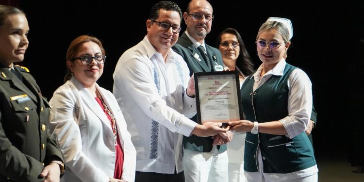 Reconoce Gobierno de Sonora la labor del personal de enfermería en su día.