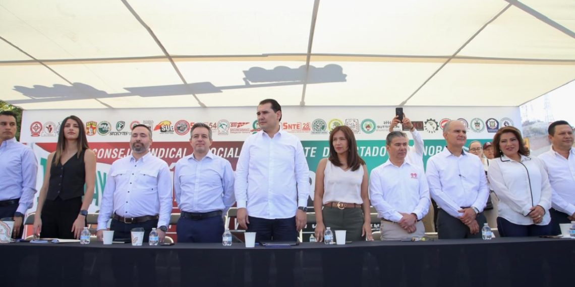 Gobierno de Sonora encabeza desfile por el Día del Trabajo.