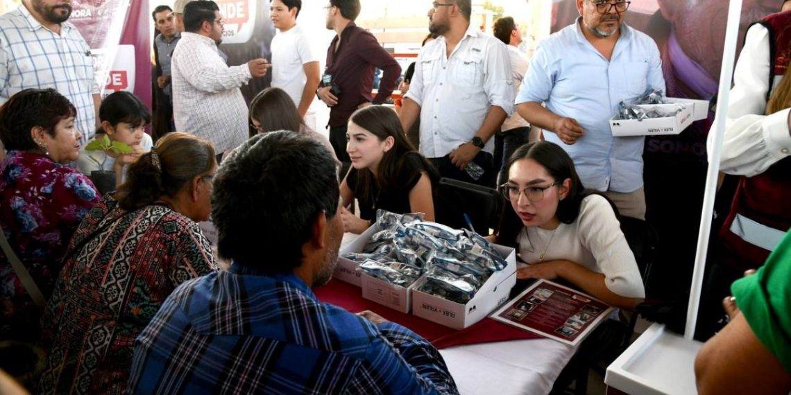 Gobierno de Sonora acerca servicios y trámites gratuitos a la ciudadanía con jornada “Sonora Atiende”.