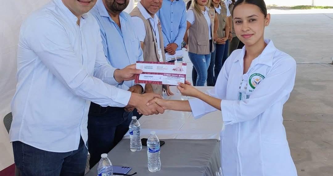Entrega Gobierno de Sonora más de 500 becas al alumnado de la UTEtchojoa.