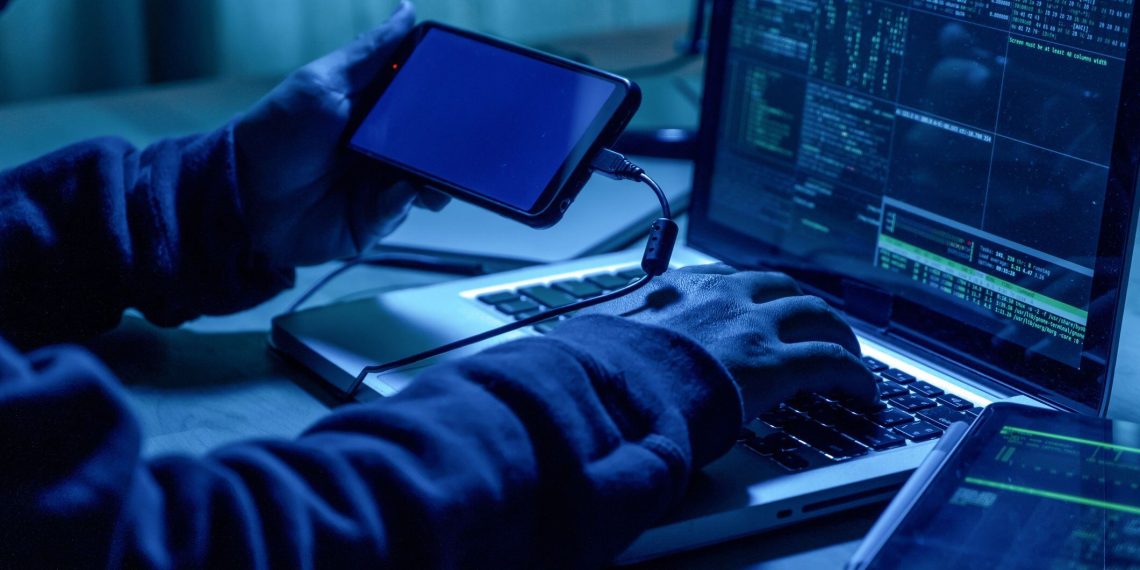 Recomiendan a ciudadanía reforzar seguridad en redes sociales.