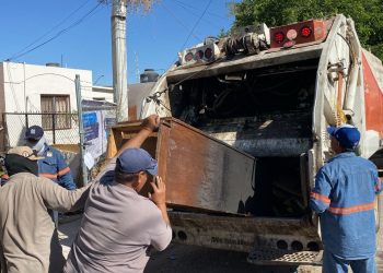 Retira Ayuntamiento de Hermosillo 12 toneladas de desechos en jornada de descacharre.