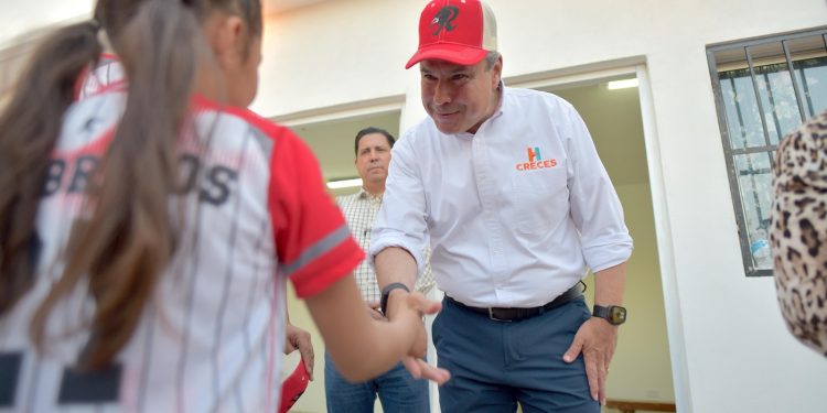 Apuesta Toño Astiazarán por la niñez en el Palo Verde.