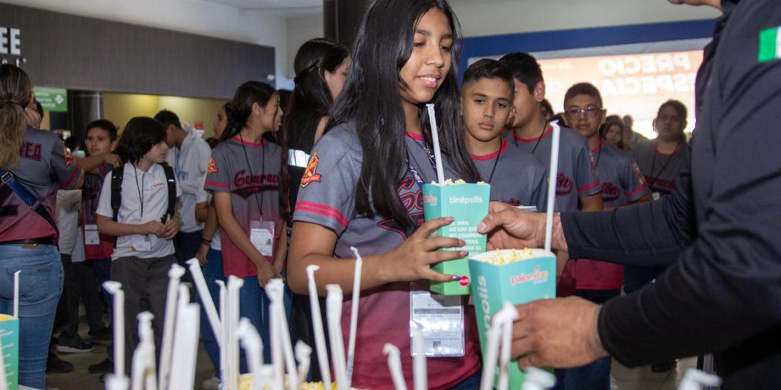 ISJ lleva al cine a más de 5 mil estudiantes.