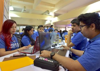 Trabajan participantes de Smart City Hackathon 2025 en proyectos favor del cuidado del medio ambiente.