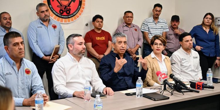 Entregan utilidades a mineros cetemistas de Cananea.