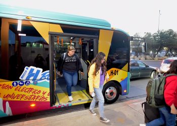 Amplía Ayuntamiento de Hermosillo rutas de transporte eléctrico H Bus a estudiantes universitarios.