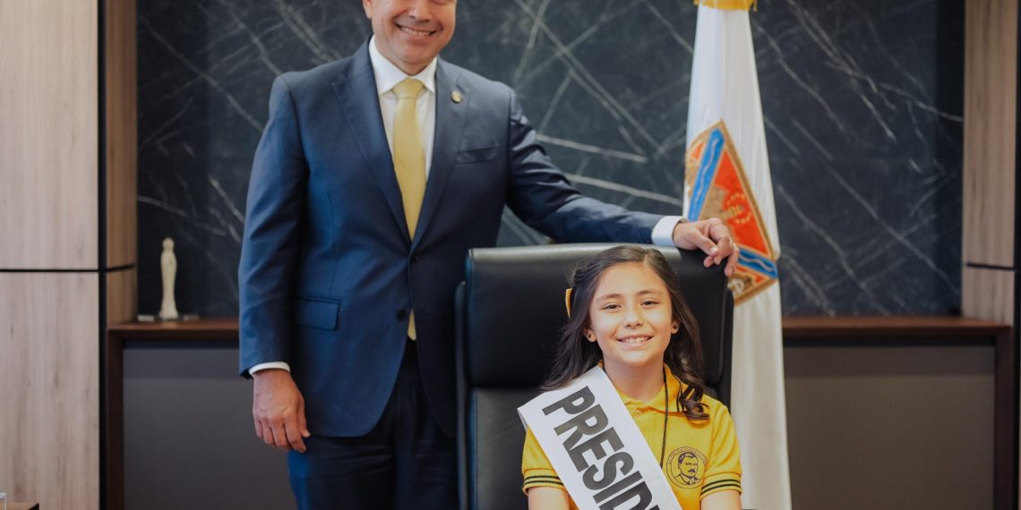 Se compromete Toño Astiazarán a escuchar y atender a niñas y niños del nuevo Cabildo Infantil de Hermosillo.