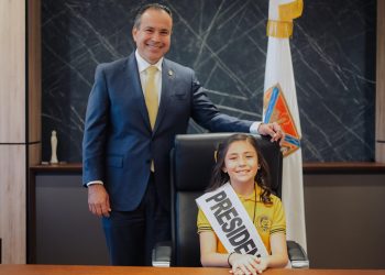 Se compromete Toño Astiazarán a escuchar y atender a niñas y niños del nuevo Cabildo Infantil de Hermosillo.