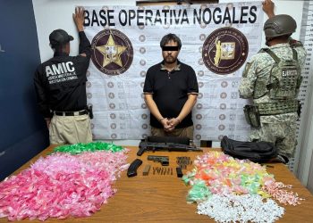 Aseguran AMIC y DEFENSA armas, drogas, vehículo robado y capturan a un sujeto en Nogales.