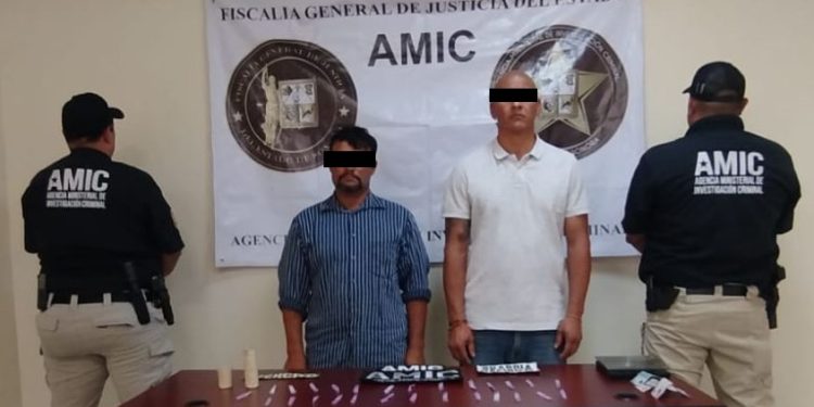 Cateo positivo en San Luis Río Colorado lleva a la captura de dos probables narcomenudistas.