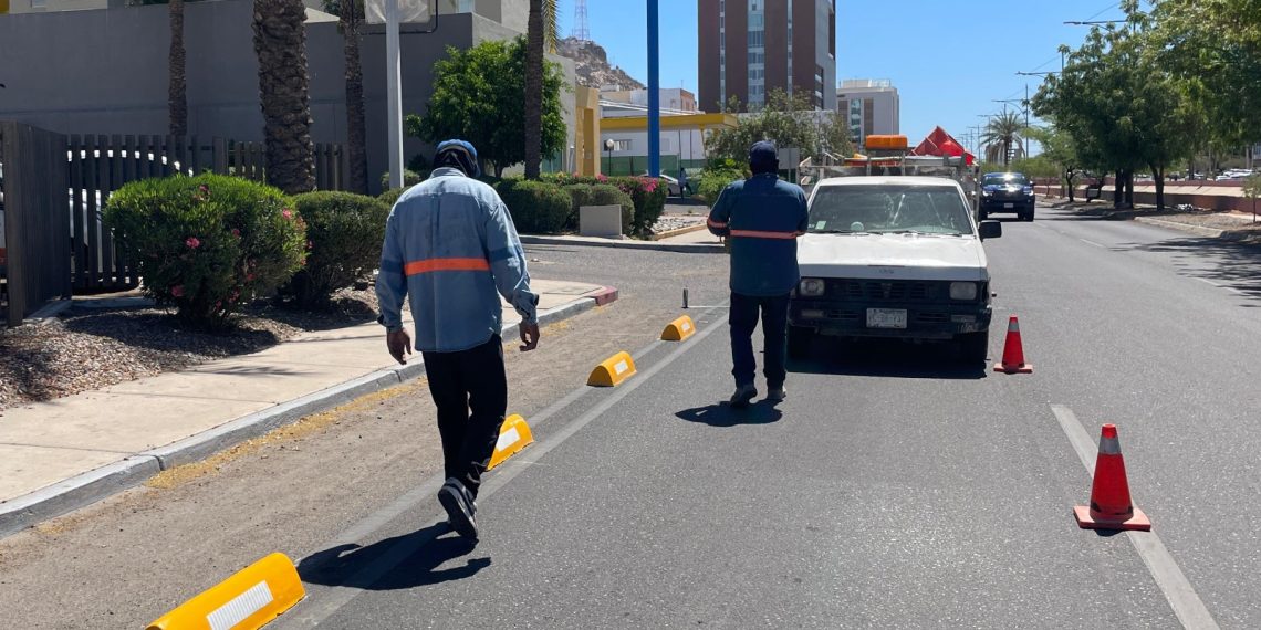 Instala Gobierno de Hermosillo conficibis en tramos del bulevar Río Sonora.