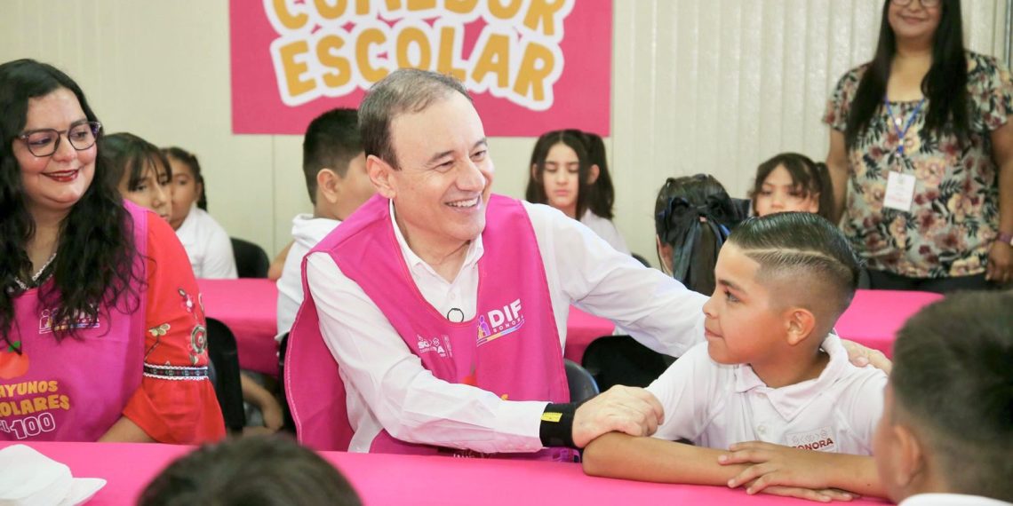Sonora arranca distribución de libros de texto y desayunos gratuitos para alumnos de educación básica.