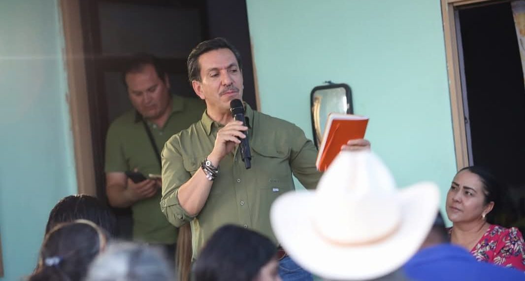 David Figueroa lleva jornada 18 de “Diputado en tu Colonia” a la San Judas.