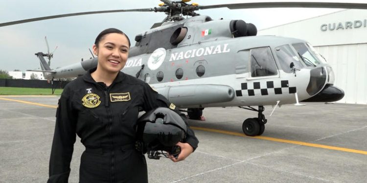 Hasel, la “mujer halcón” de la Guardia Nacional; su meta es un día transportar a Claudia Sheinbaum, “su inspiración”.