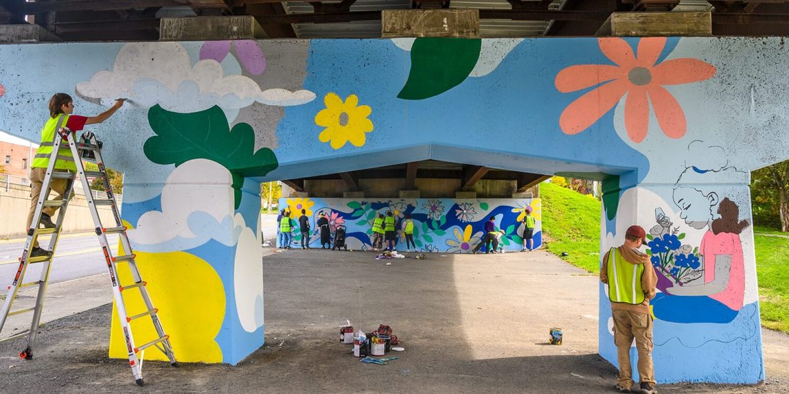 Anuncia Toño Astiazarán premio internacional de Bloomberg Philanthropies para revitalizar con arte urbano las calles del centro.