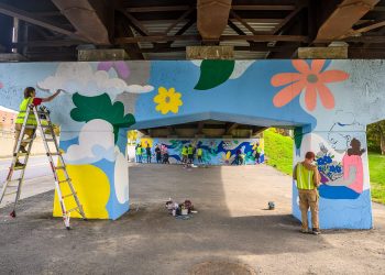 Anuncia Toño Astiazarán premio internacional de Bloomberg Philanthropies para revitalizar con arte urbano las calles del centro.