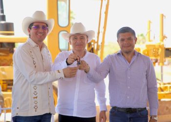 Gobernador Durazo cumple a pequeños productores del sur; salda deuda histórica con entrega de apoyos.