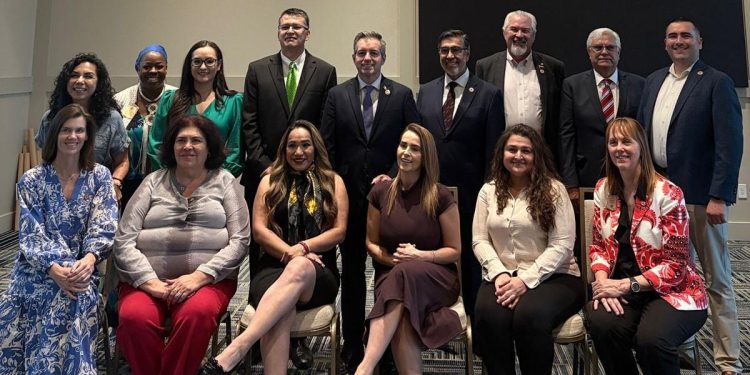 Dialogan legisladores del Congreso de Sonora y de Arizona sobre comercio y desarrollo regional.