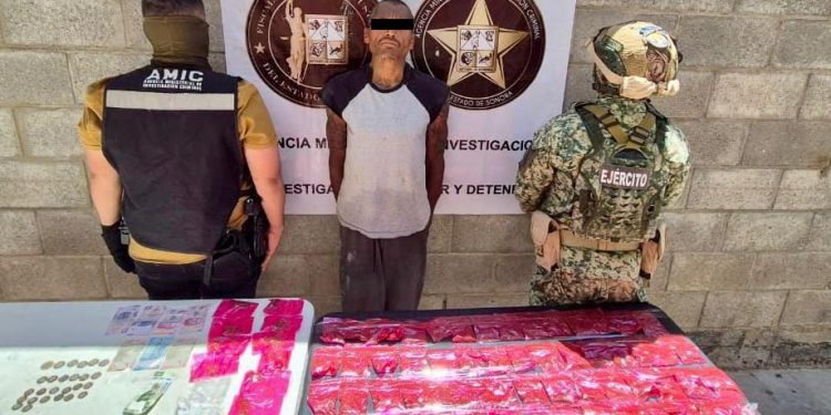 Tras cateos coordinados aseguran droga y detienen a tres imputados en Hermosillo.