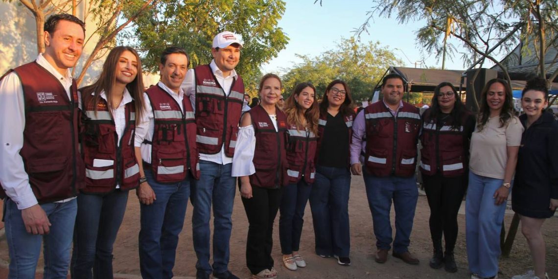 Gobernador Durazo beneficia a familias de la Colonia Misioneros con feria de servicios gratuitos “Sonora Atiende”.