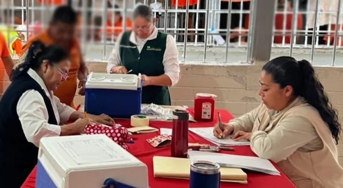 Aplica SSP vacunas contra sarampión y rubéola en los Ceresos de Sonora.