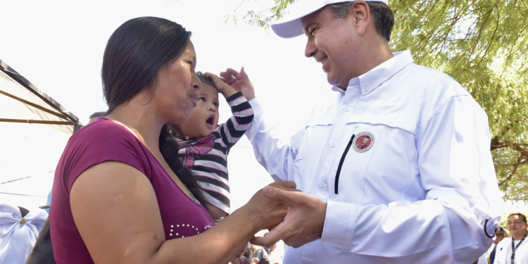Beneficia Toño Astiazarán a familias del poblado con Mega Jornada de Salud y descacharre.