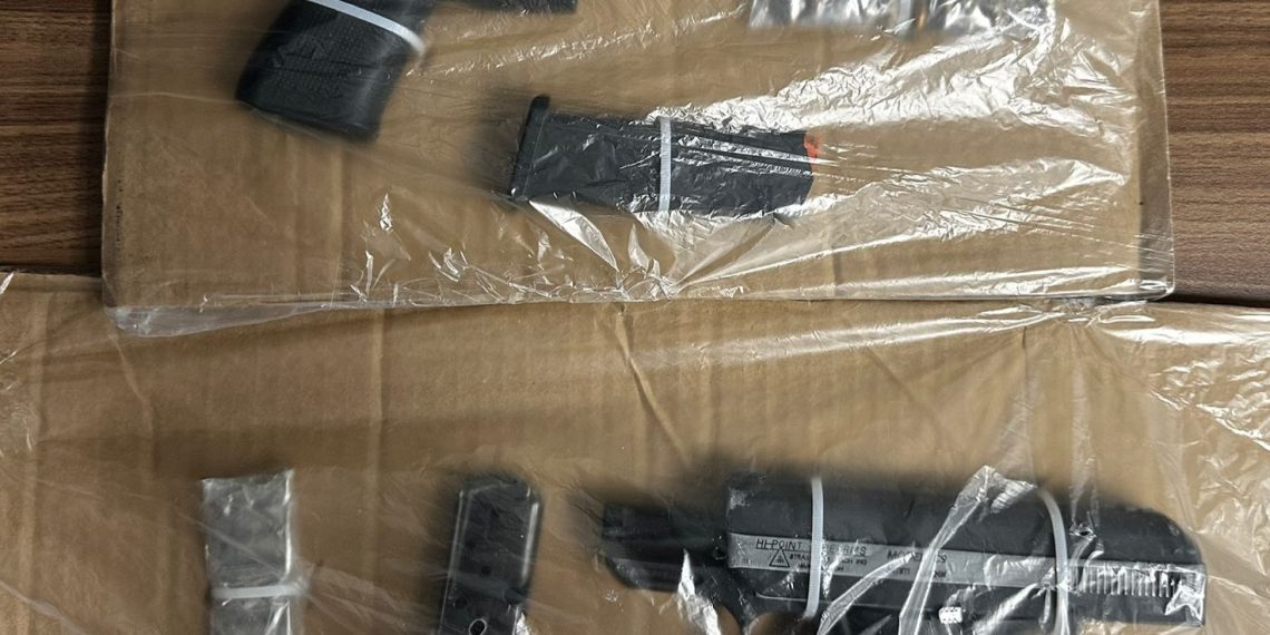 Detienen a dos personas armadas en Hermosillo.