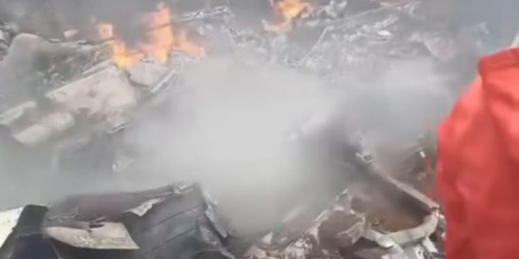 Cae avioneta en Chiapas al realizar liberación aérea de moscas para frenar plaga de gusano barrenador; reportan muertos.