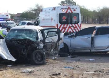 Mujer de 27 años muere tras fuerte choque en la carretera 26 en Hermosillo.
