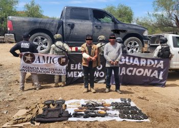 Obtiene FGR prisión preventiva justificada contra dos personas por portar armas largas y cartuchos.