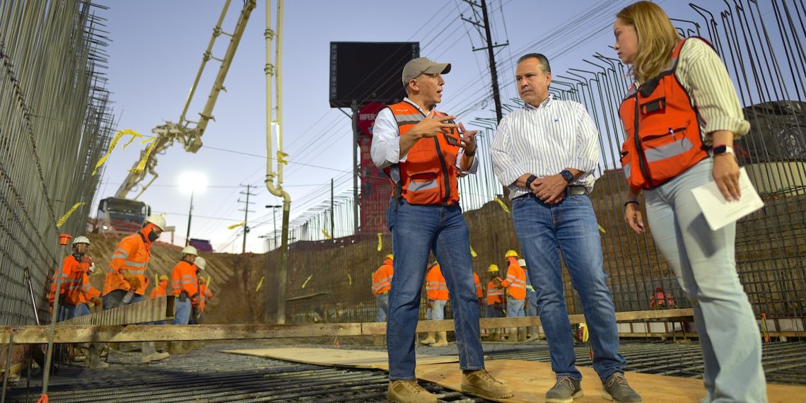 Van muy bien los avances en  obra de paso a desnivel: Toño Astiazarán.