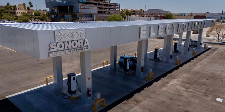 Alfonso Durazo convierte a Sonora en modelo nacional de electromovilidad; apertura primera Electrolinera Pública.