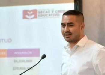 Renuncia Manuel Cáñez al Instituto de Becas y Crédito Educativo.