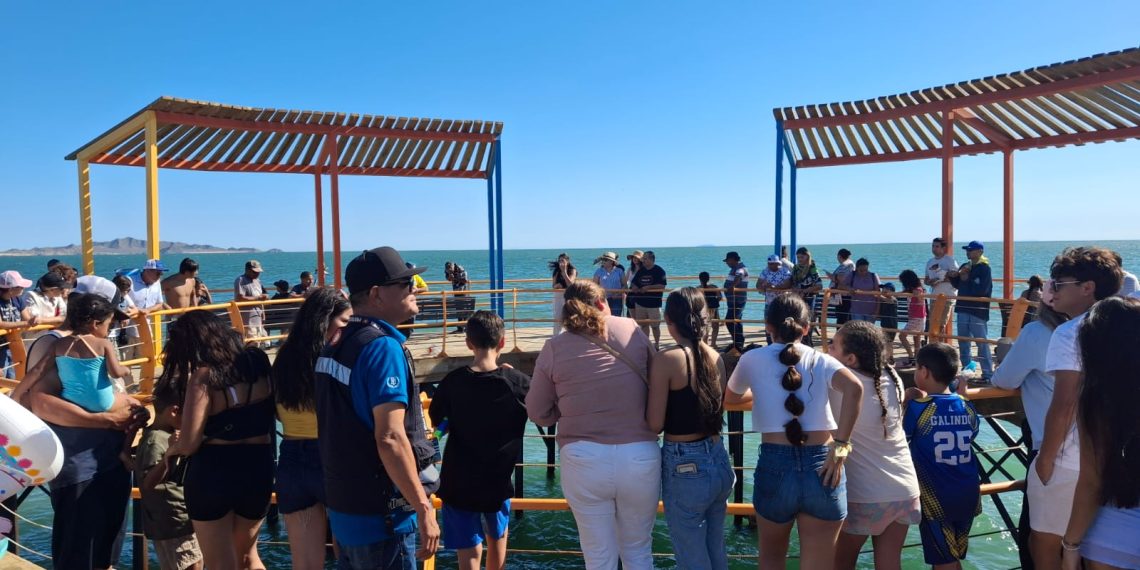 Mantiene Ayuntamiento de Hermosillo operativo en Bahía de Kino para seguridad de vacacionistas.