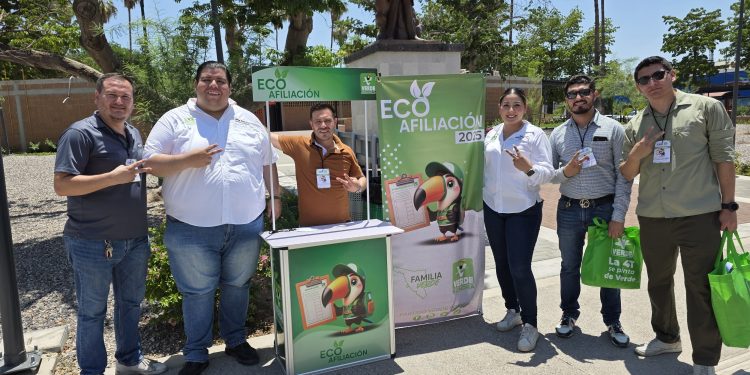 Instala Partido Verde un módulo de “Ecoafiliación” en el Jardín Juárez.