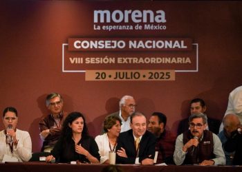 Alfonso Durazo llama a cerrar filas en Morena y rechaza oportunismo político.