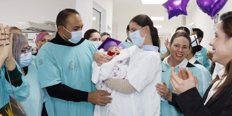 Realiza IMSS Sonora ceremonia a recién nacidos prematuros.