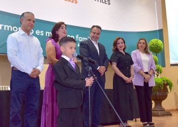 Reafirma Toño Astiazarán compromiso con la niñez hermosillense.