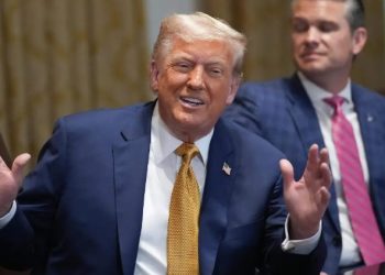 Trump anuncia un arancel del 50 % al cobre y contempla uno del 200 % a las farmacéuticas.