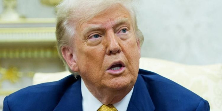 Trump afirma que cárteles mexicanos tienen un “tremendo control” sobre México; también “sobre los políticos y las personas electas”.