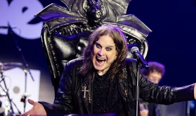 Muere Ozzy Osbourne, leyenda del heavy metal, a los 76 años tras su último concierto.