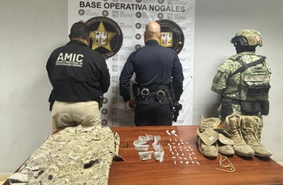 FGJES asegura droga y equipo táctico en cateo positivo en Nogales.