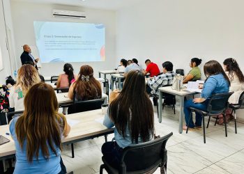 Capacitan a 500 emprendedores para profesionalizar sus negocios con el programa Fast Track.