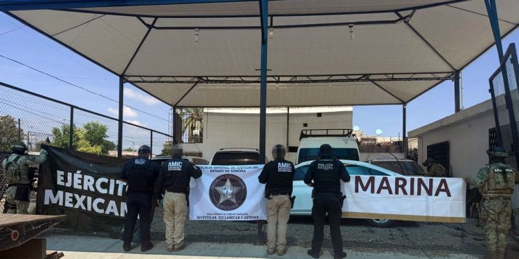 En cateo coordinado fueron asegurados cuatro vehículos con reporte de robo en Ciudad Obregón.