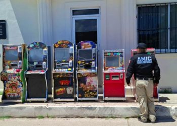 Aseguran máquinas tragamonedas en Moctezuma durante operativo conjunto AMIC-GN.