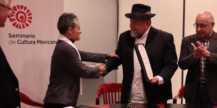 Otorgan al poeta Francisco Magaña el Premio Jaime Sabines / Gatien Lapointe 2025.