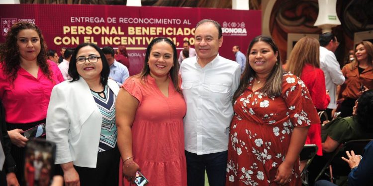 Cumple Gobernador Durazo con pago de retroactivo e incremento salarial al magisterio sonorense.