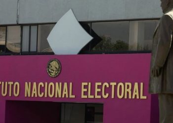 INE desconoce si credencial de elector será sustituida con nueva identificación que incluya datos biométricos.