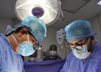 Ofrece IMSS innovadora opción de trasplante pediátrico para abatir la escasez de donadores compatibles.